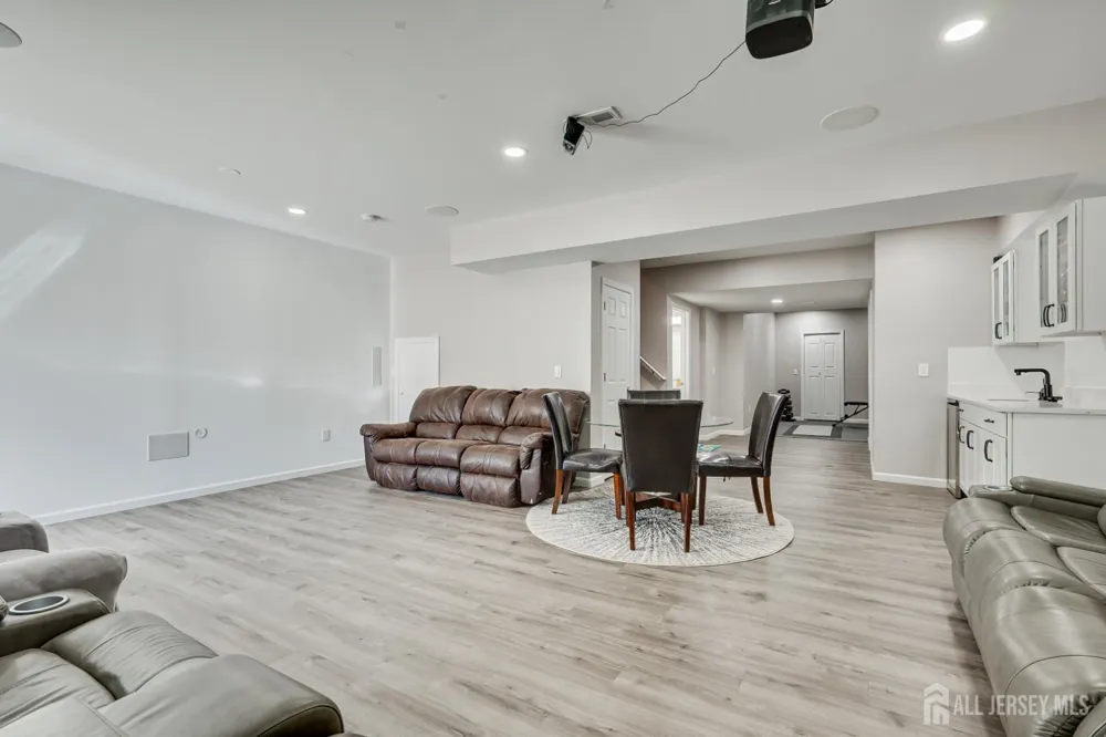 14 Hyacinth Lane Monroe, NJ 08831