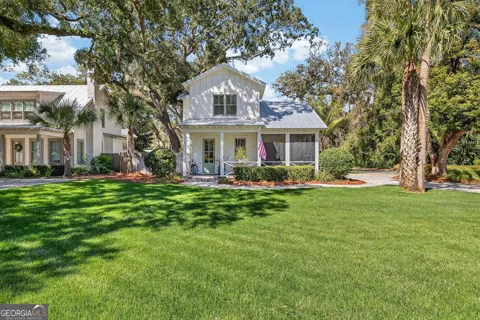 1925 Frederica RD