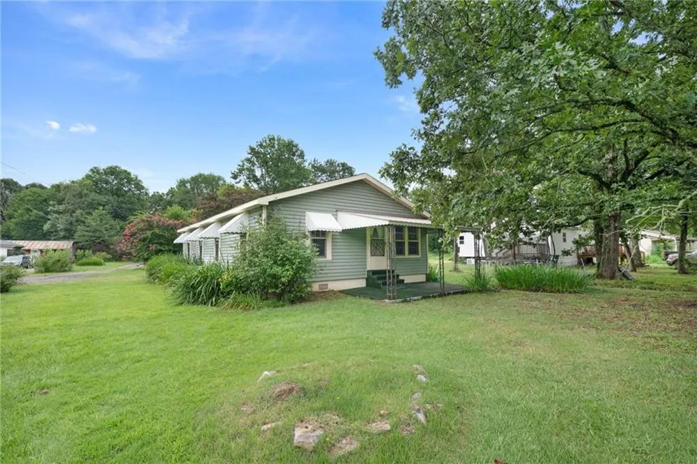 154 County Line Road Plainville, GA 30733