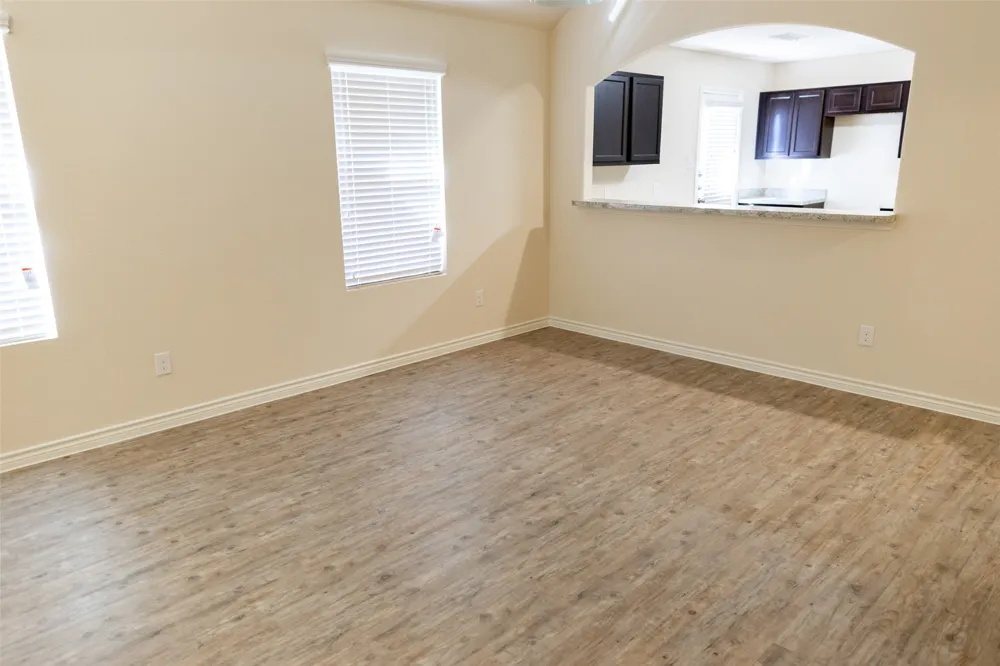 1607 Dove Circle Ennis, TX 75119