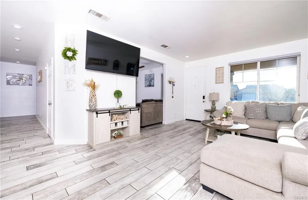 14377 Jeremiah Adelanto, CA 92301