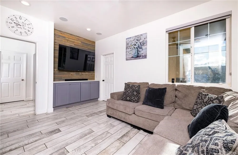 14377 Jeremiah Adelanto, CA 92301