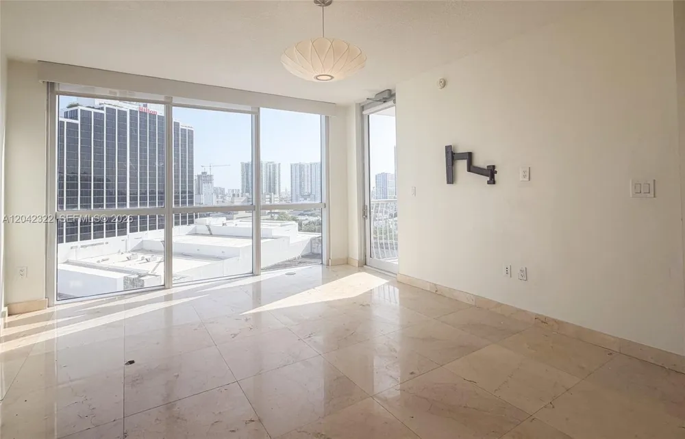 1750 Bayshore Dr #1814 Miami, FL 33132