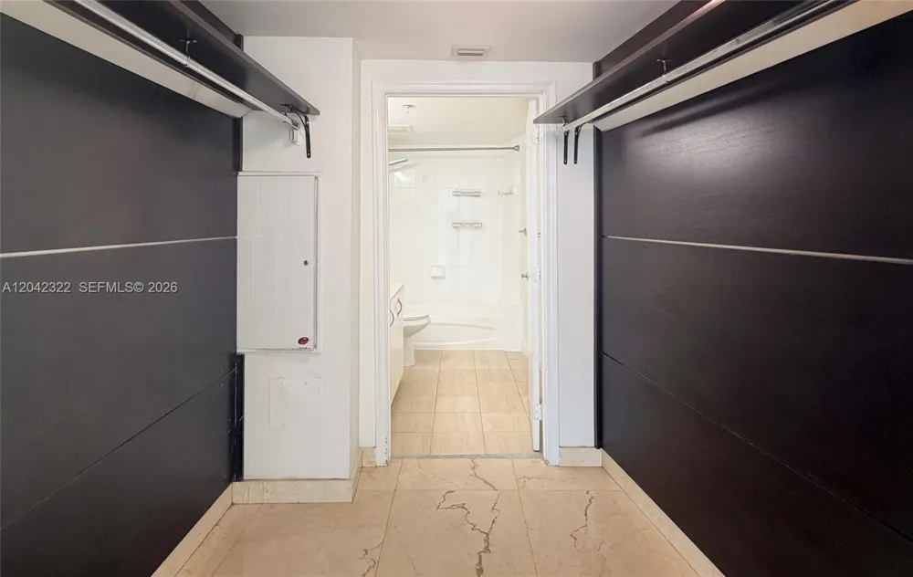 1750 Bayshore Dr #1814 Miami, FL 33132
