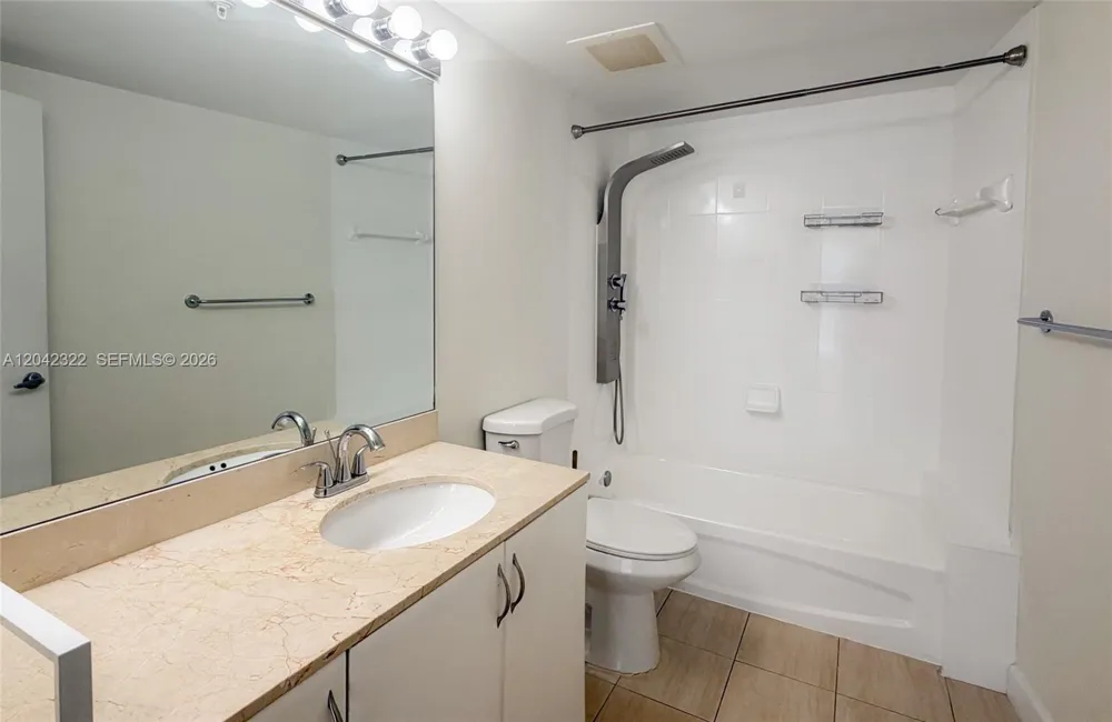 1750 Bayshore Dr #1814 Miami, FL 33132