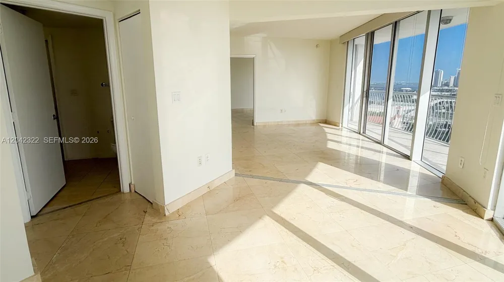 1750 Bayshore Dr #1814 Miami, FL 33132