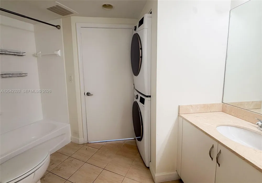 1750 Bayshore Dr #1814 Miami, FL 33132