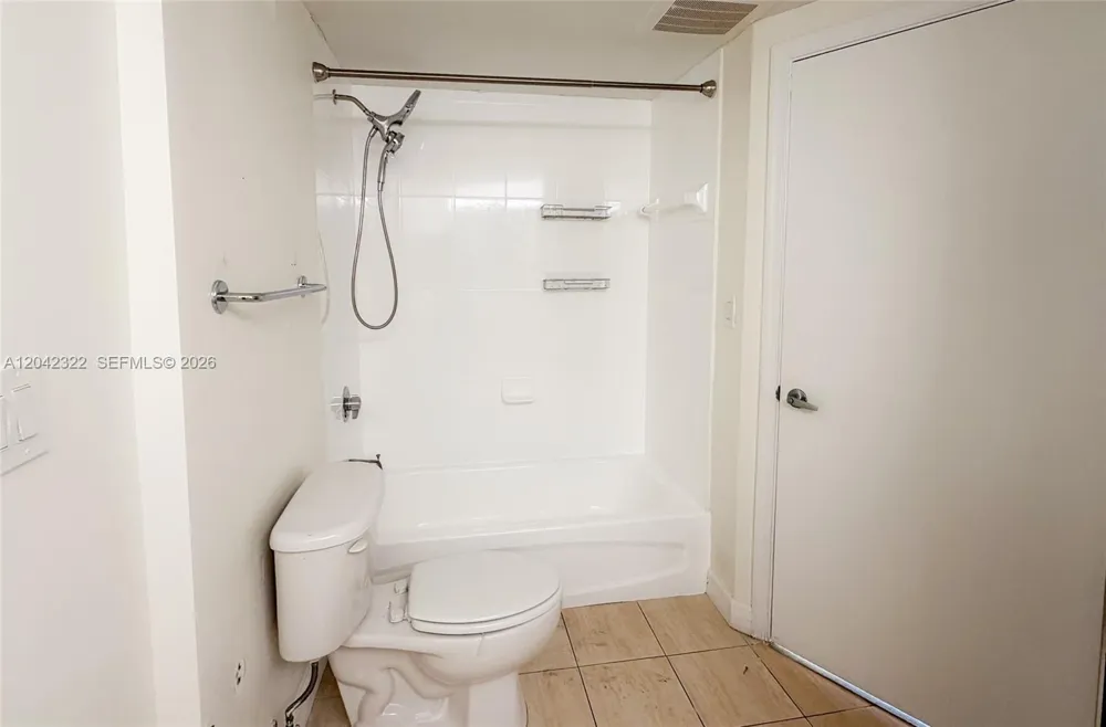 1750 Bayshore Dr #1814 Miami, FL 33132