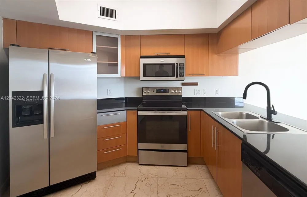 1750 Bayshore Dr #1814 Miami, FL 33132