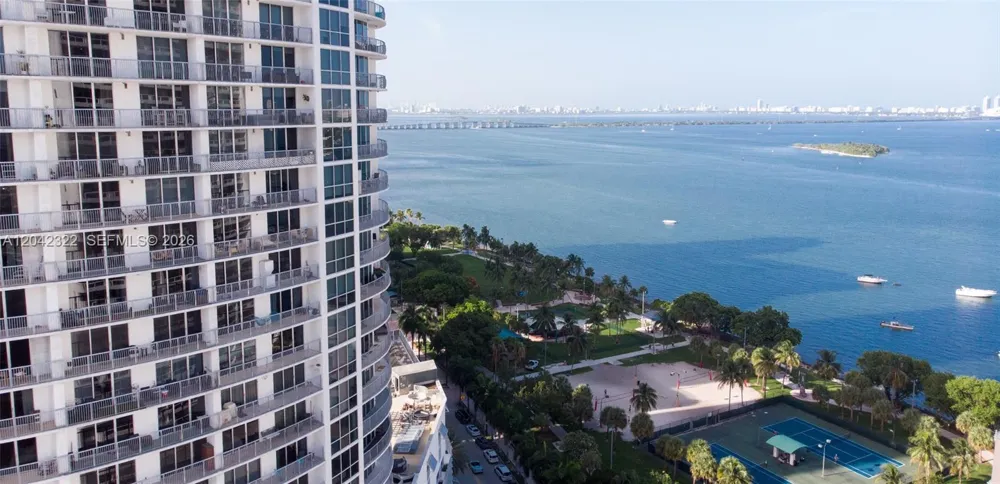1750 Bayshore Dr #1814 Miami, FL 33132