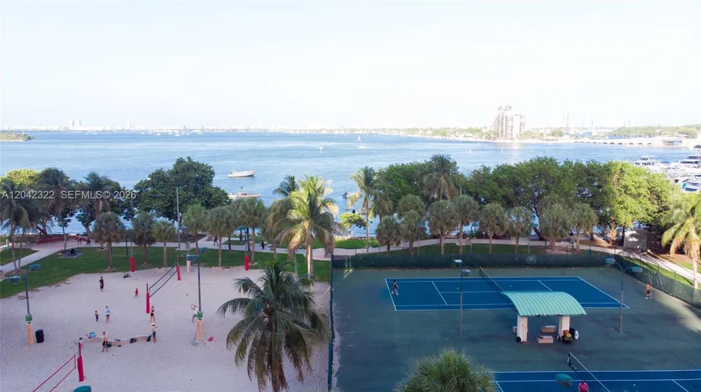 1750 Bayshore Dr #1814 Miami, FL 33132