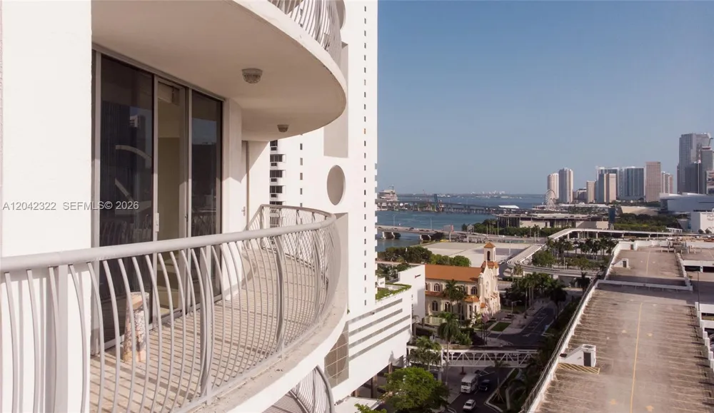 1750 Bayshore Dr #1814 Miami, FL 33132