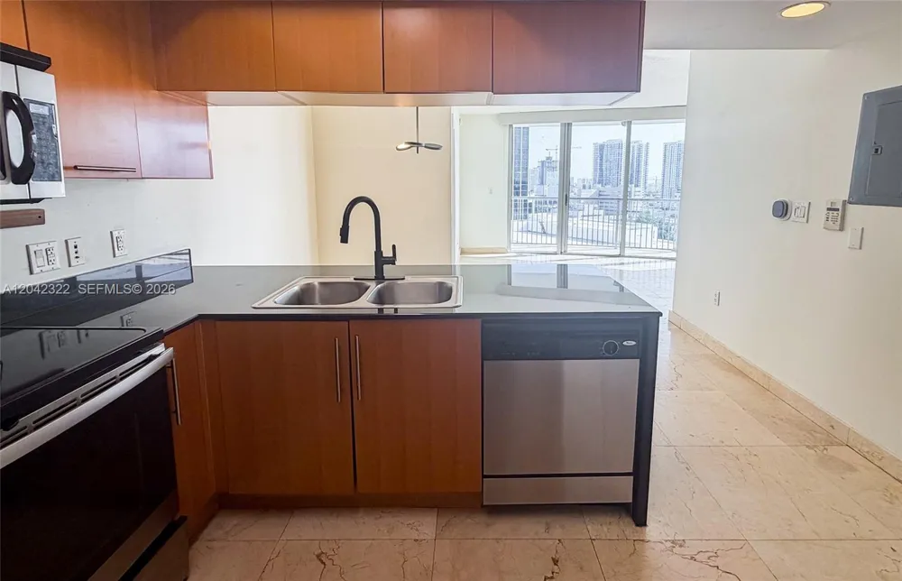 1750 Bayshore Dr #1814 Miami, FL 33132