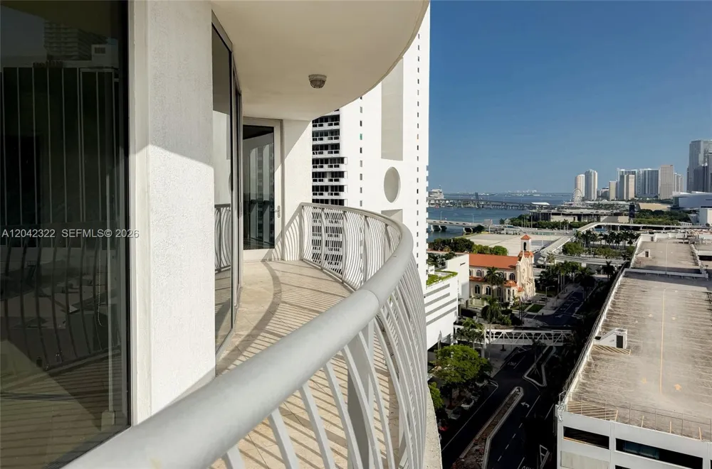1750 Bayshore Dr #1814 Miami, FL 33132