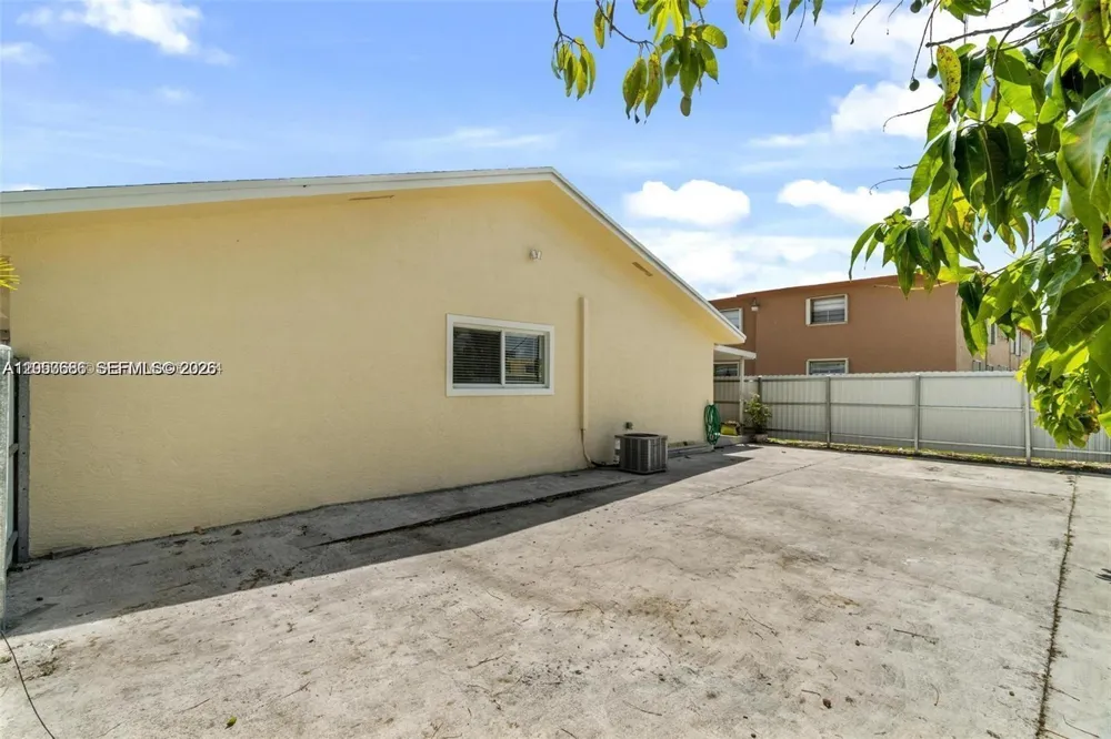 330 W 74th Pl #330 Hialeah, FL 33014