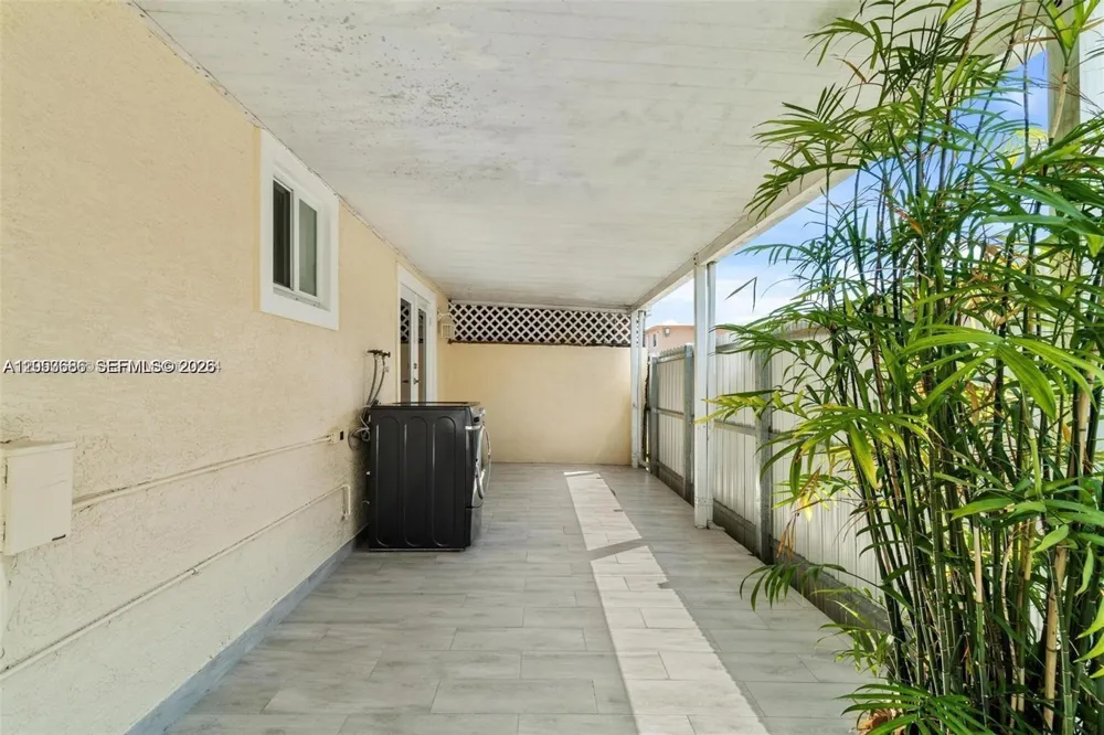 330 W 74th Pl #330 Hialeah, FL 33014