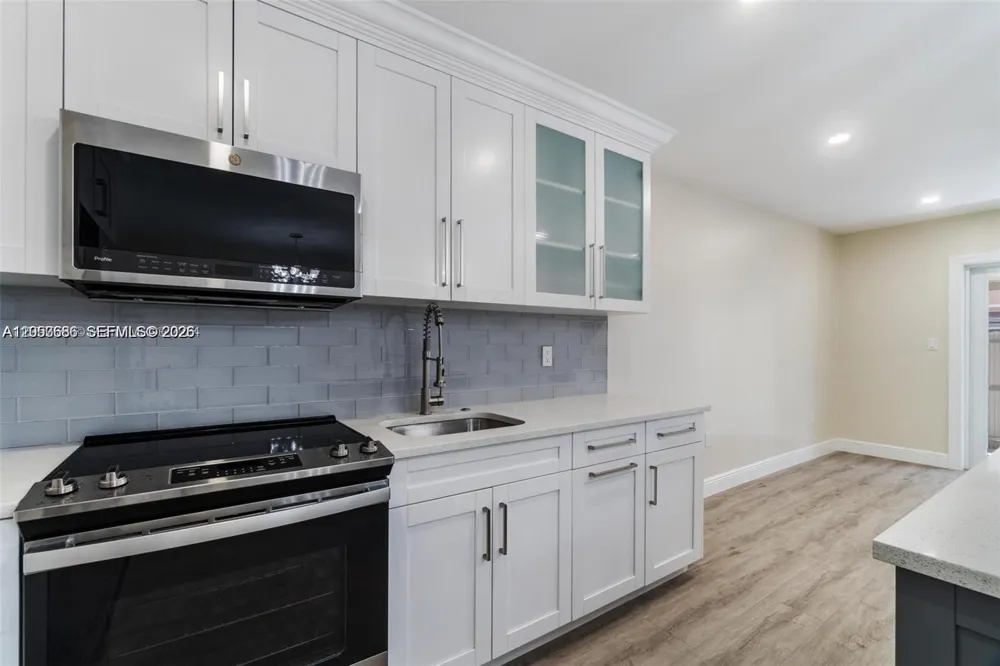 330 W 74th Pl #330 Hialeah, FL 33014