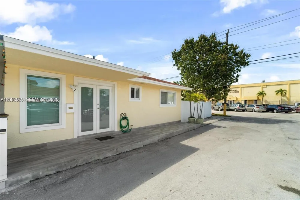 330 W 74th Pl #330 Hialeah, FL 33014