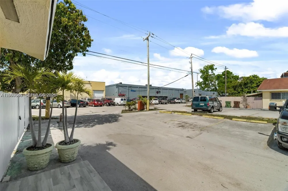 330 W 74th Pl #330 Hialeah, FL 33014
