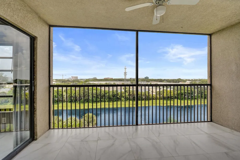 2200 S Cypress Bend Drive #707 Pompano Beach, FL 33069