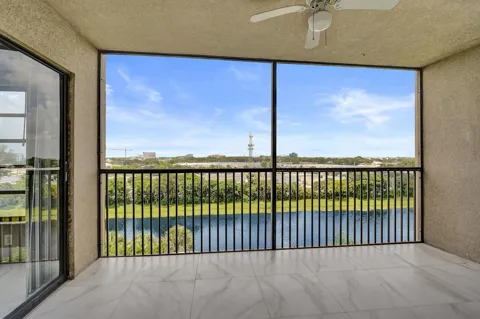 2200 S Cypress Bend Drive #707
