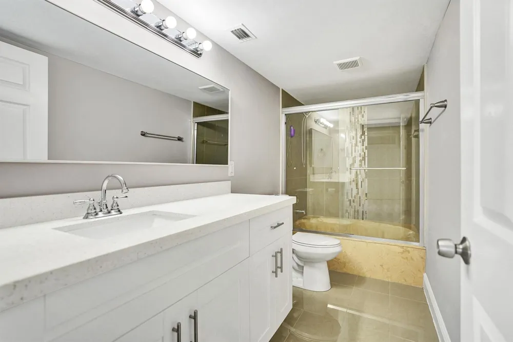 2200 S Cypress Bend Drive #707 Pompano Beach, FL 33069
