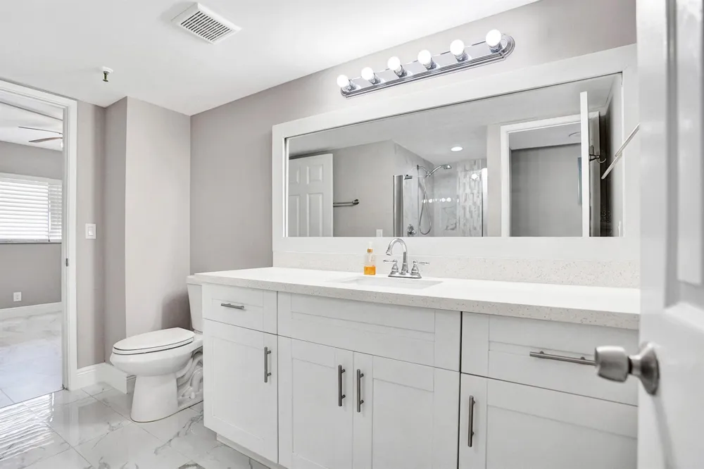 2200 S Cypress Bend Drive #707 Pompano Beach, FL 33069