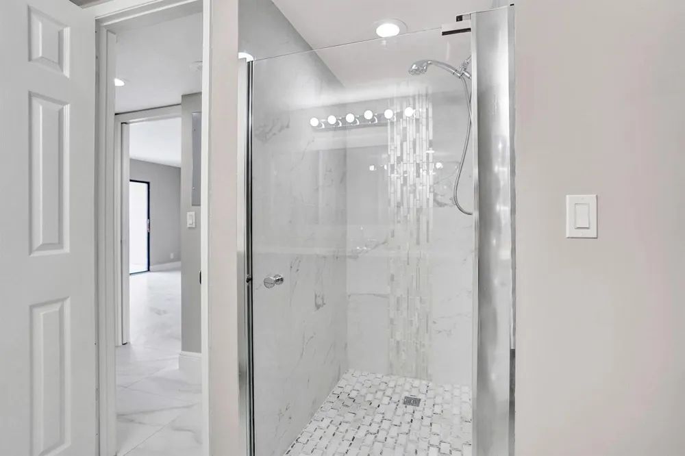 2200 S Cypress Bend Drive #707 Pompano Beach, FL 33069