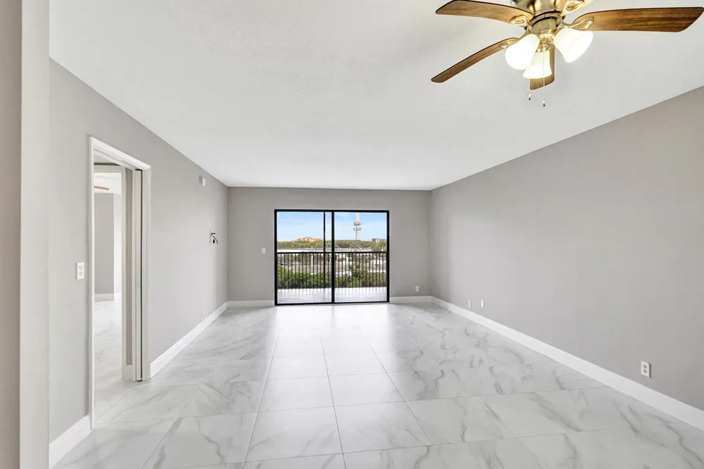 2200 S Cypress Bend Drive #707 Pompano Beach, FL 33069