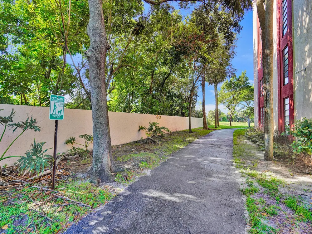 2200 S Cypress Bend Drive #707 Pompano Beach, FL 33069