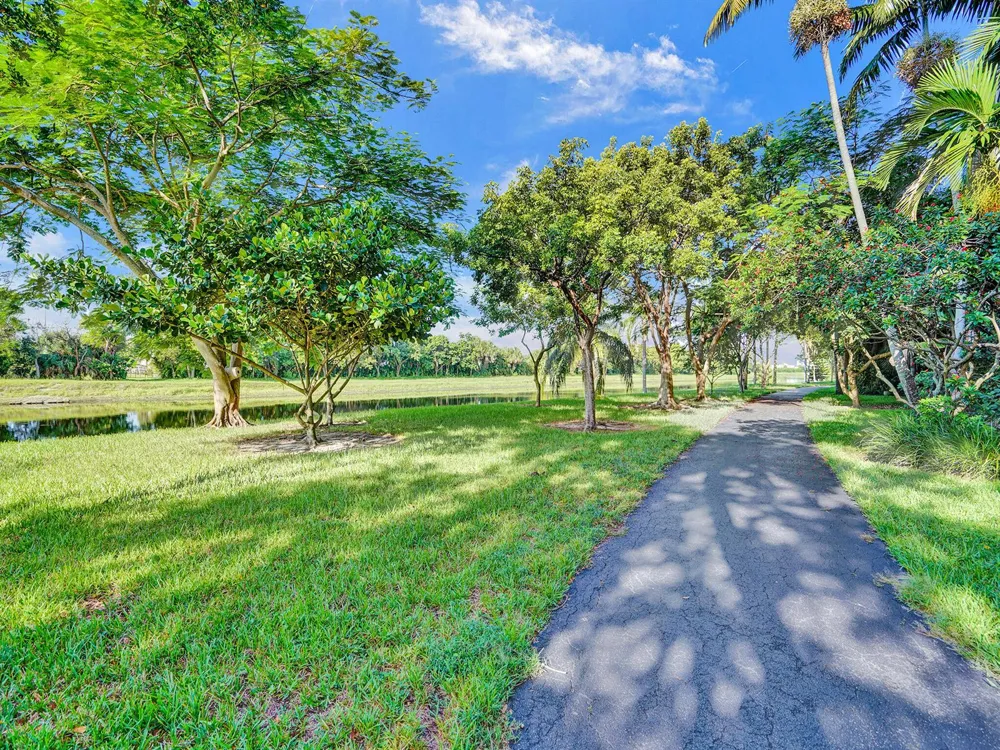 2200 S Cypress Bend Drive #707 Pompano Beach, FL 33069