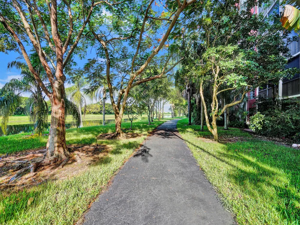 2200 S Cypress Bend Drive #707 Pompano Beach, FL 33069