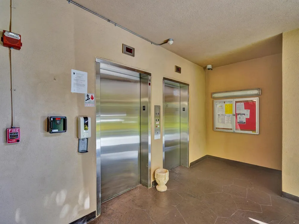 2200 S Cypress Bend Drive #707 Pompano Beach, FL 33069