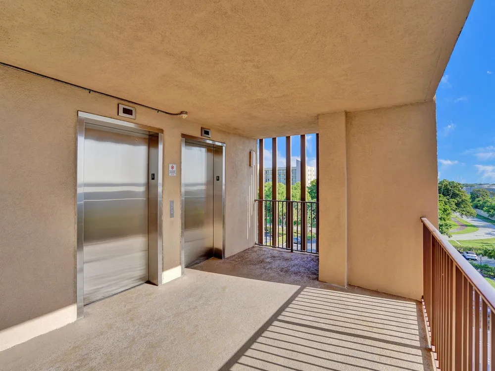 2200 S Cypress Bend Drive #707 Pompano Beach, FL 33069