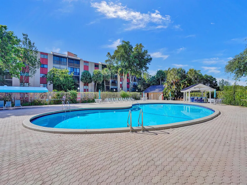 2200 S Cypress Bend Drive #707 Pompano Beach, FL 33069