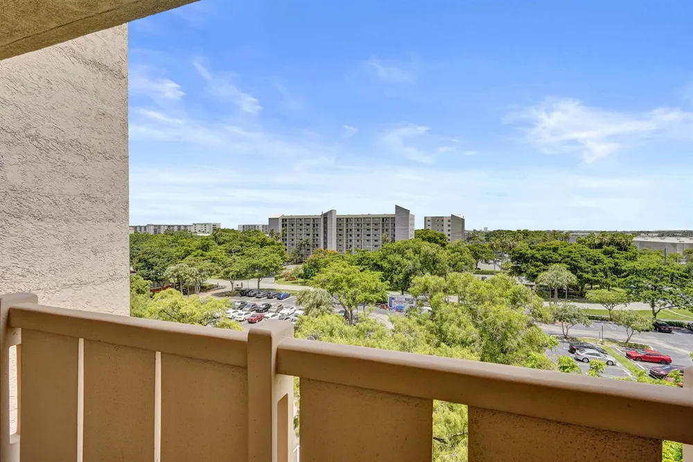 2200 S Cypress Bend Drive #707 Pompano Beach, FL 33069