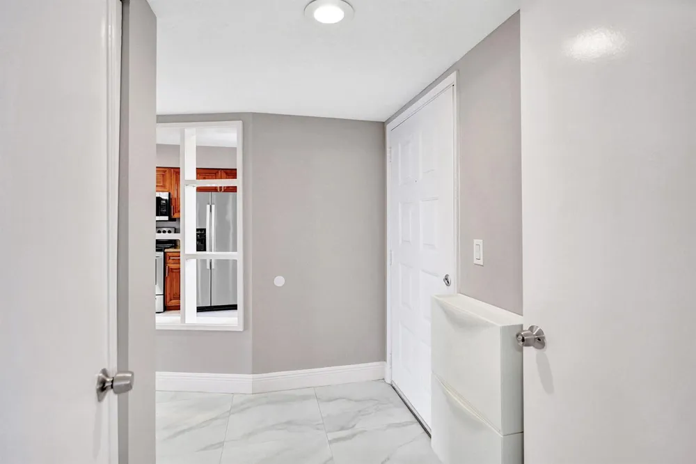2200 S Cypress Bend Drive #707 Pompano Beach, FL 33069