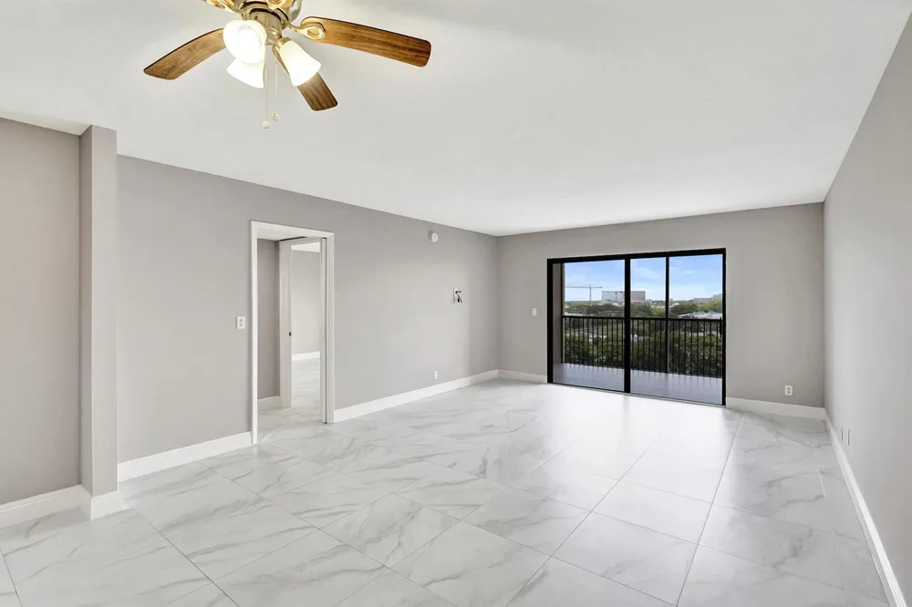 2200 S Cypress Bend Drive #707 Pompano Beach, FL 33069