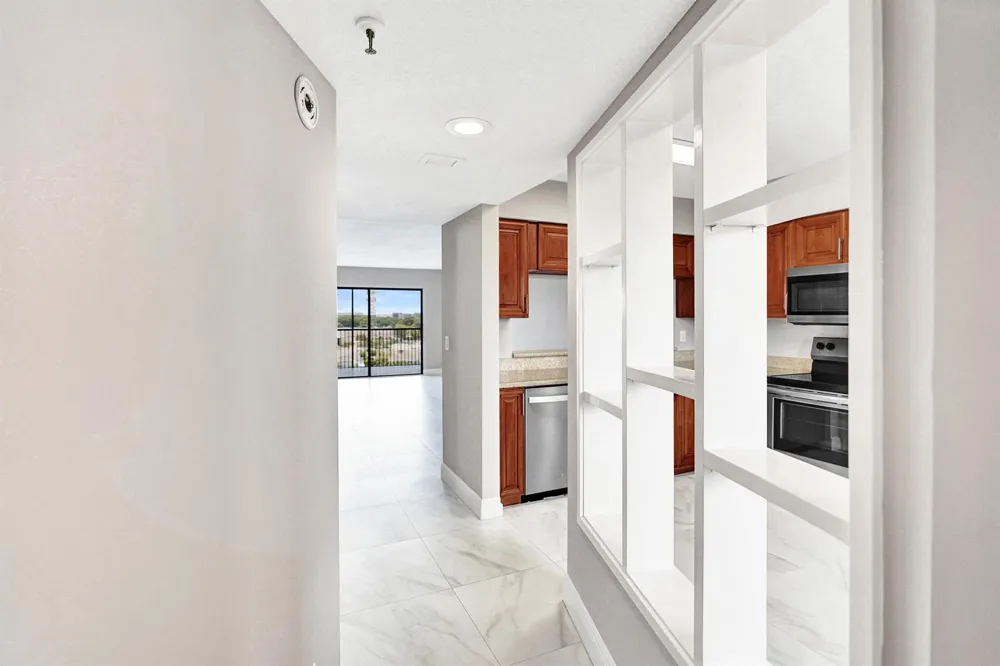 2200 S Cypress Bend Drive #707 Pompano Beach, FL 33069