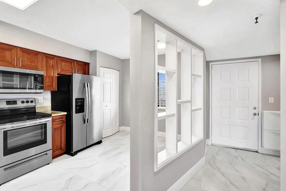 2200 S Cypress Bend Drive #707 Pompano Beach, FL 33069