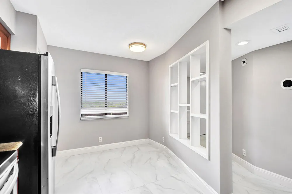 2200 S Cypress Bend Drive #707 Pompano Beach, FL 33069