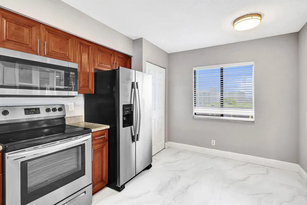 2200 S Cypress Bend Drive #707 Pompano Beach, FL 33069