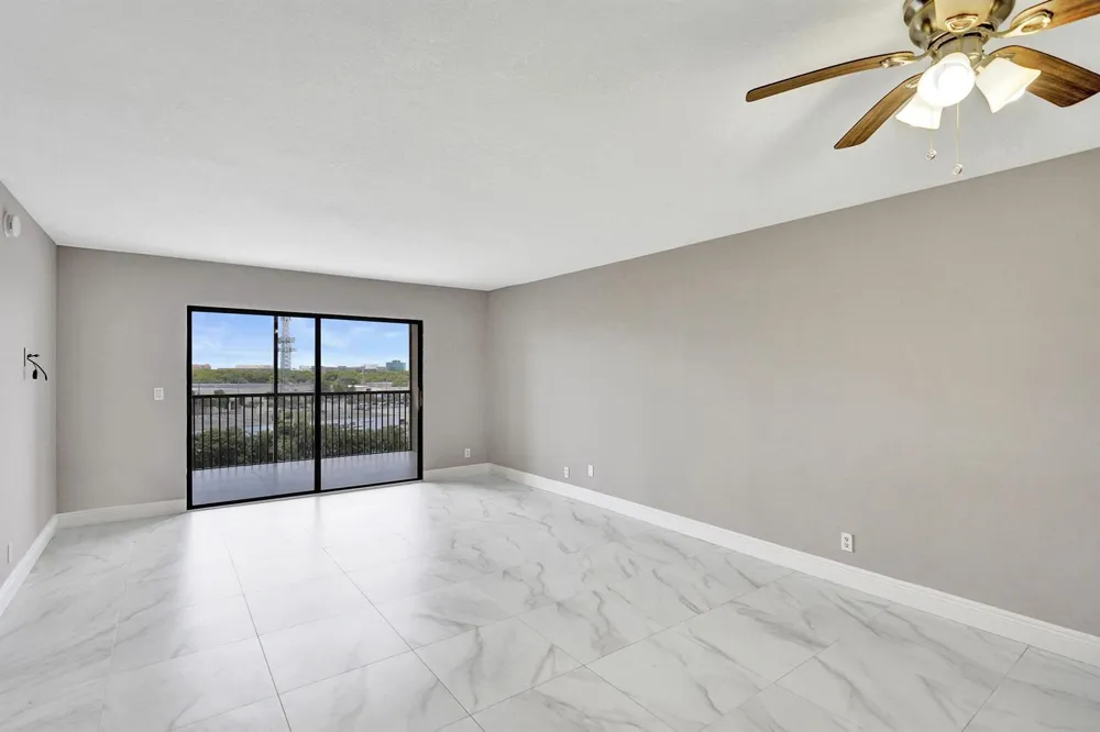 2200 S Cypress Bend Drive #707 Pompano Beach, FL 33069