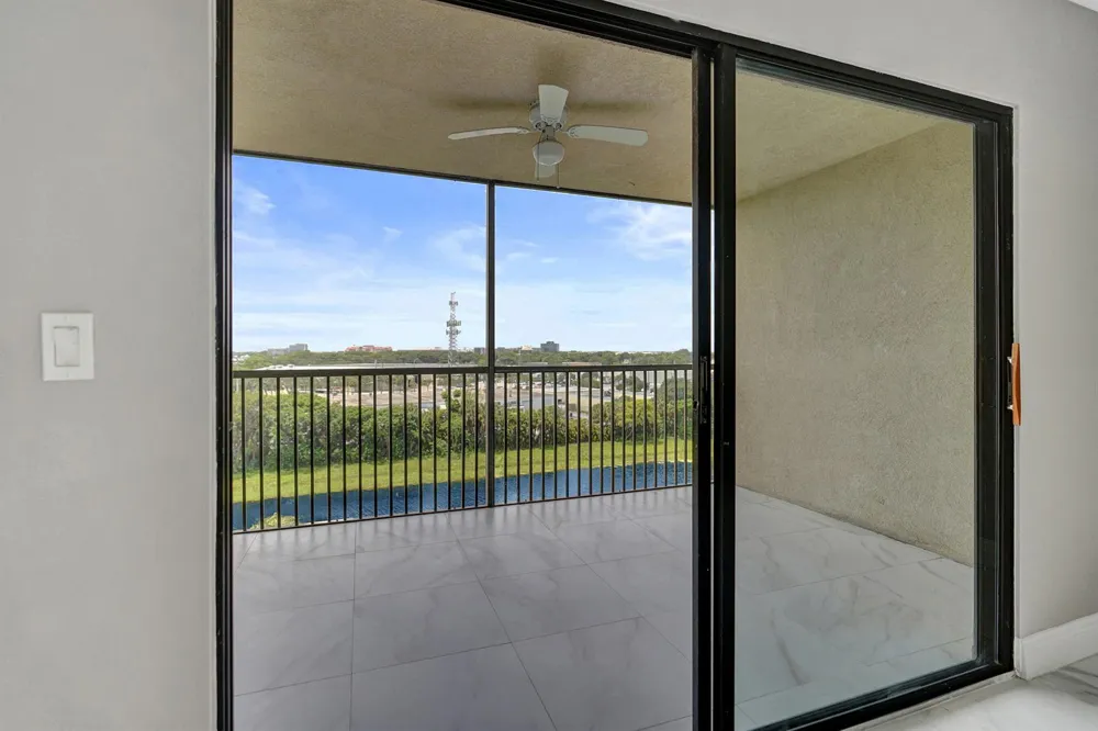 2200 S Cypress Bend Drive #707 Pompano Beach, FL 33069