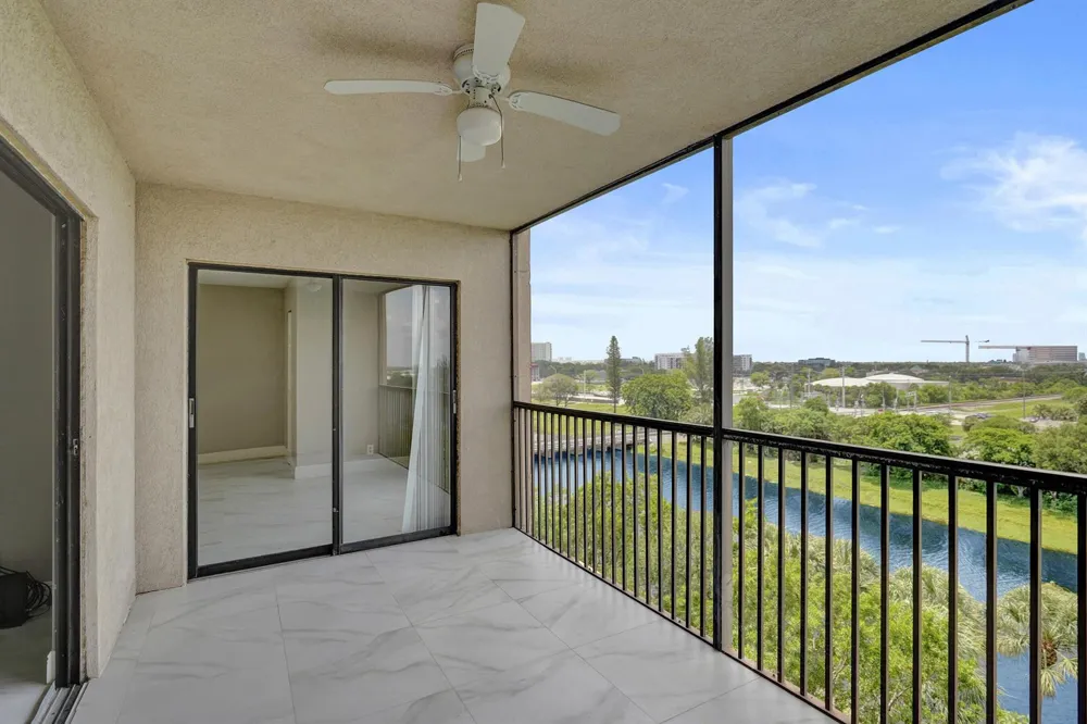 2200 S Cypress Bend Drive #707 Pompano Beach, FL 33069