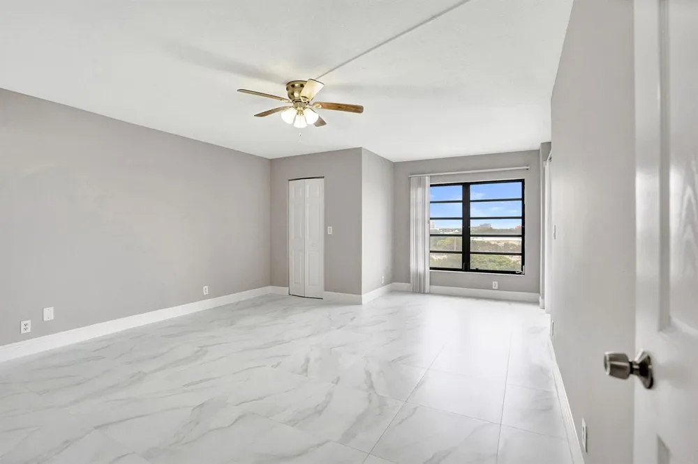 2200 S Cypress Bend Drive #707 Pompano Beach, FL 33069