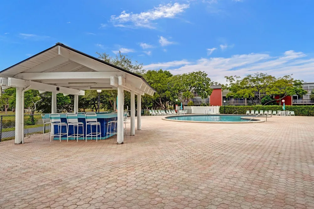 2200 S Cypress Bend Drive #707 Pompano Beach, FL 33069