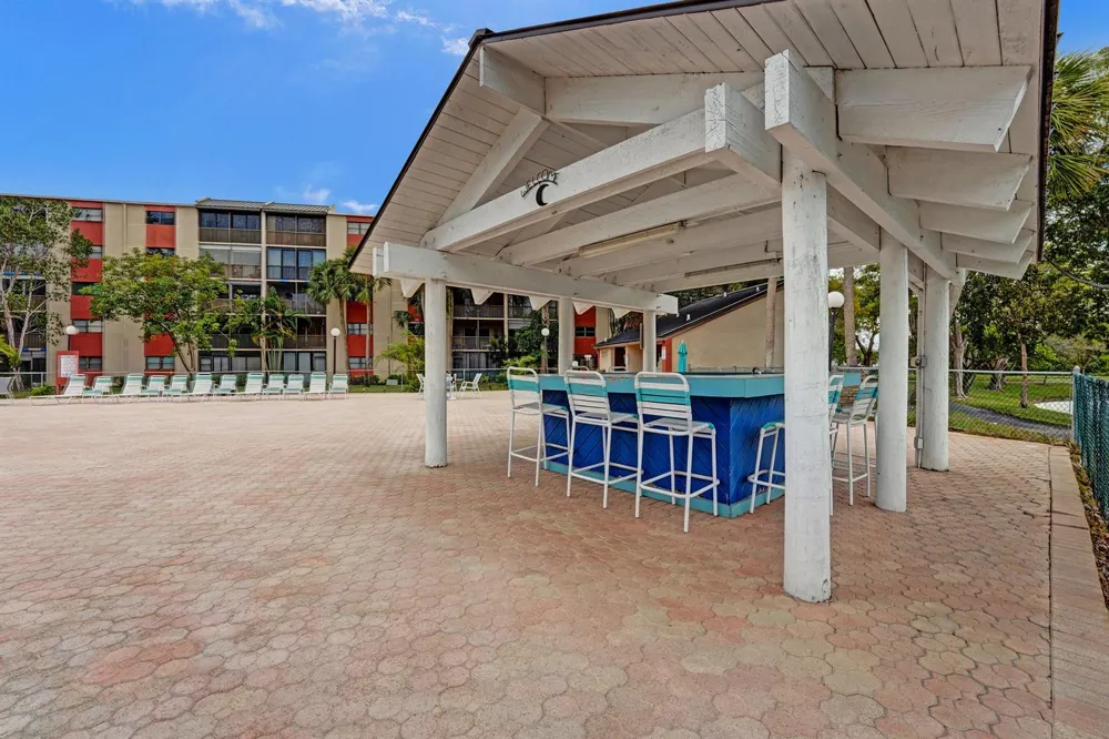 2200 S Cypress Bend Drive #707 Pompano Beach, FL 33069