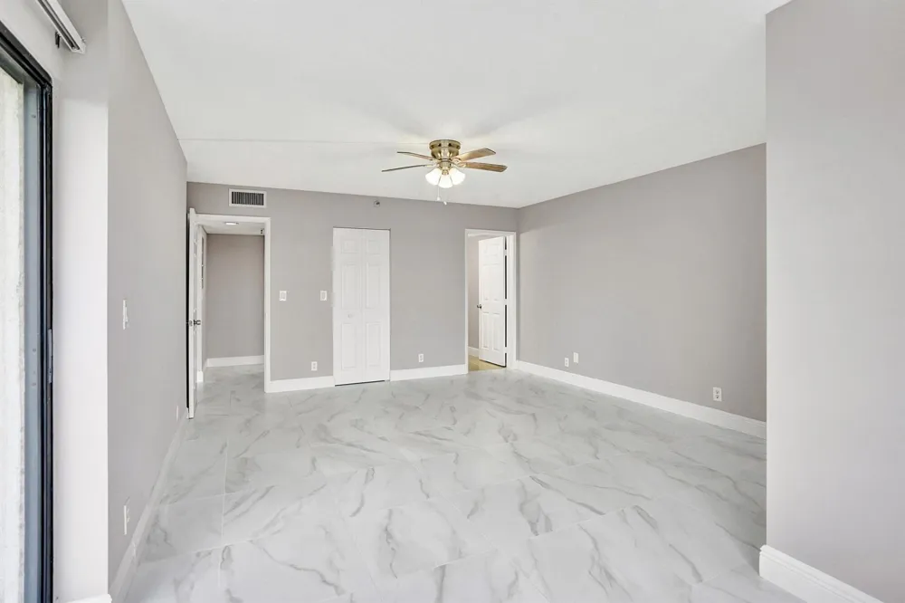 2200 S Cypress Bend Drive #707 Pompano Beach, FL 33069