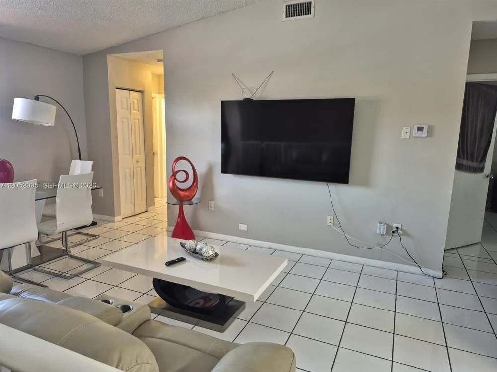 7818 W 34th Ln #25-201 Hialeah, FL 33018